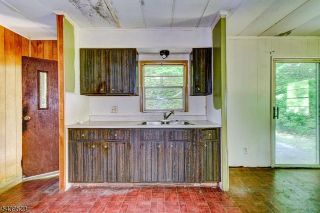 77 Sand Pond Rd, Hardyston Twp., NJ 07419
