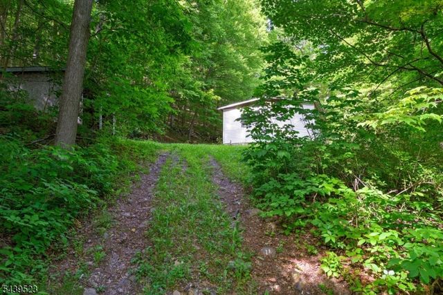 77 Sand Pond Rd, Hardyston Twp., NJ 07419