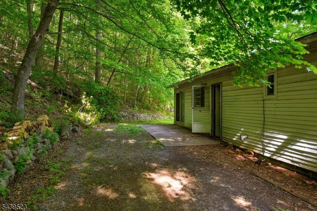 77 Sand Pond Rd, Hardyston Twp., NJ 07419