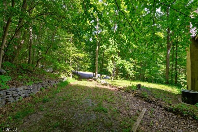 77 Sand Pond Rd, Hardyston Twp., NJ 07419
