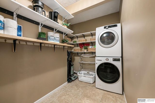 5121 N 137th Street, Omaha, NE 68164