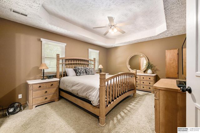 5121 N 137th Street, Omaha, NE 68164