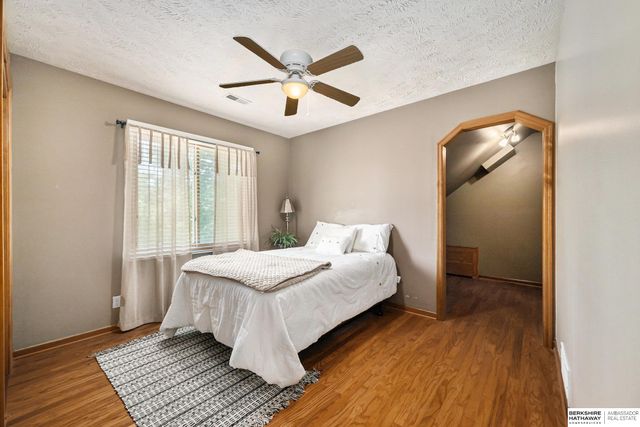 5121 N 137th Street, Omaha, NE 68164