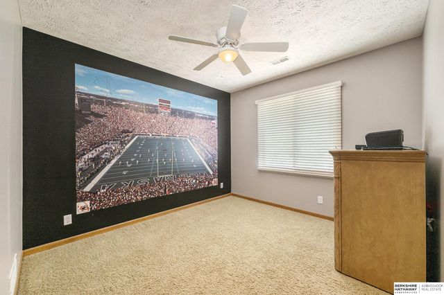 5121 N 137th Street, Omaha, NE 68164