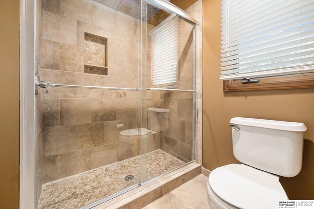 5121 N 137th Street, Omaha, NE 68164