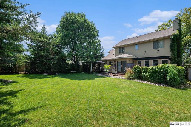 5121 N 137th Street, Omaha, NE 68164