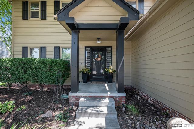 5121 N 137th Street, Omaha, NE 68164