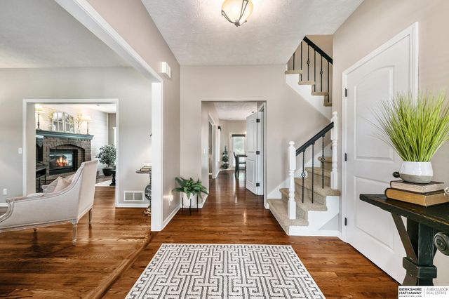 5121 N 137th Street, Omaha, NE 68164