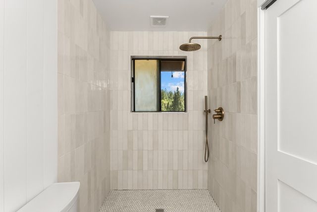 5645 Starkes Grade Rd, Pollock Pines, CA 95726