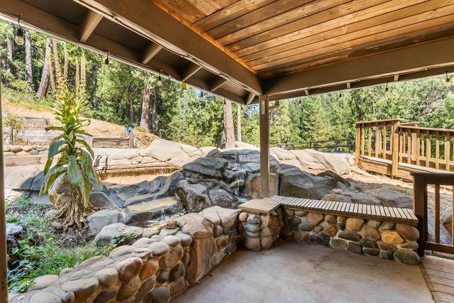 5645 Starkes Grade Rd, Pollock Pines, CA 95726
