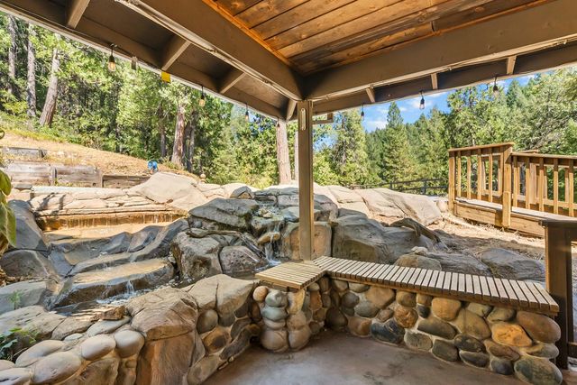 5645 Starkes Grade Rd, Pollock Pines, CA 95726