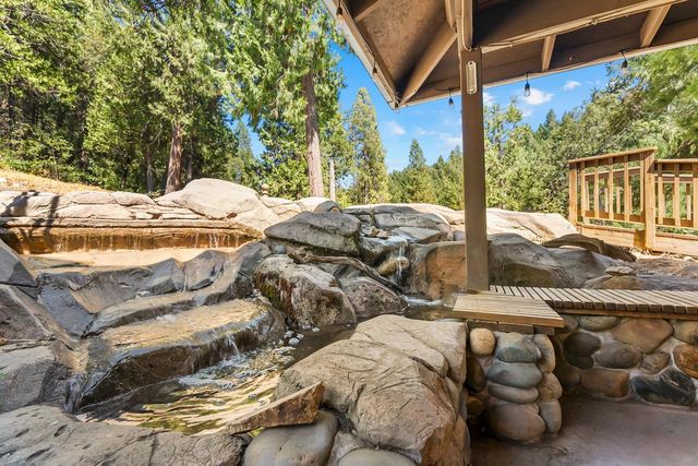 5645 Starkes Grade Rd, Pollock Pines, CA 95726