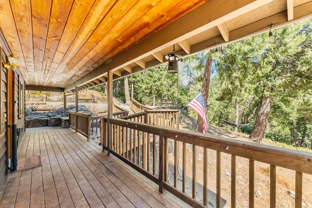 5645 Starkes Grade Rd, Pollock Pines, CA 95726