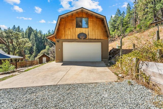 5645 Starkes Grade Rd, Pollock Pines, CA 95726