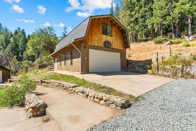 5645 Starkes Grade Rd, Pollock Pines, CA 95726