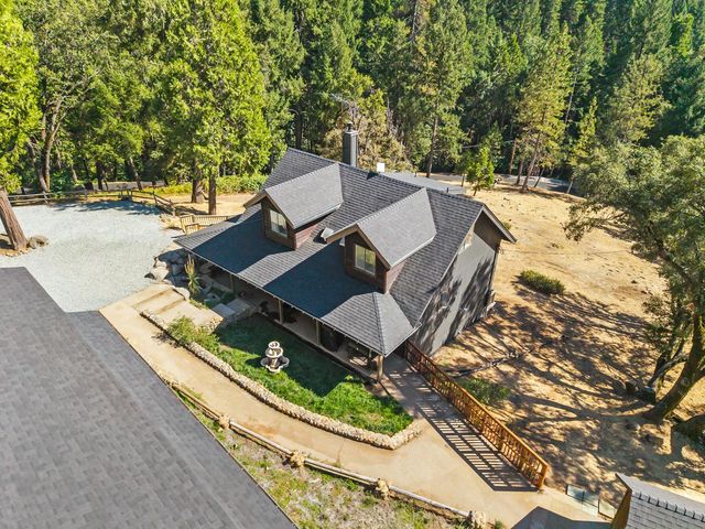 5645 Starkes Grade Rd, Pollock Pines, CA 95726