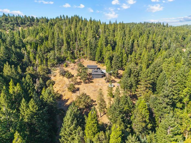 5645 Starkes Grade Rd, Pollock Pines, CA 95726