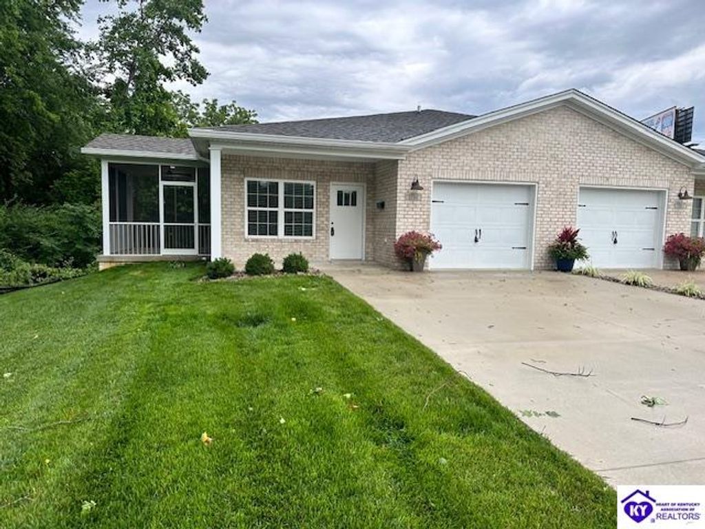 1100 N Main Street, Elizabethtown, KY 42701