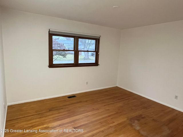 1610 Autumn Lane, Lansing, MI 48912