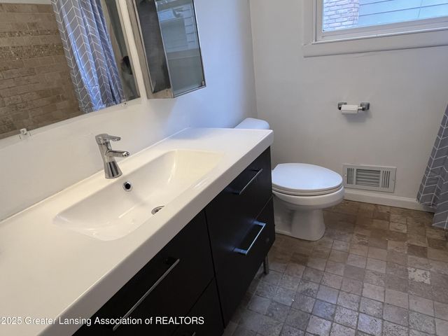 1610 Autumn Lane, Lansing, MI 48912