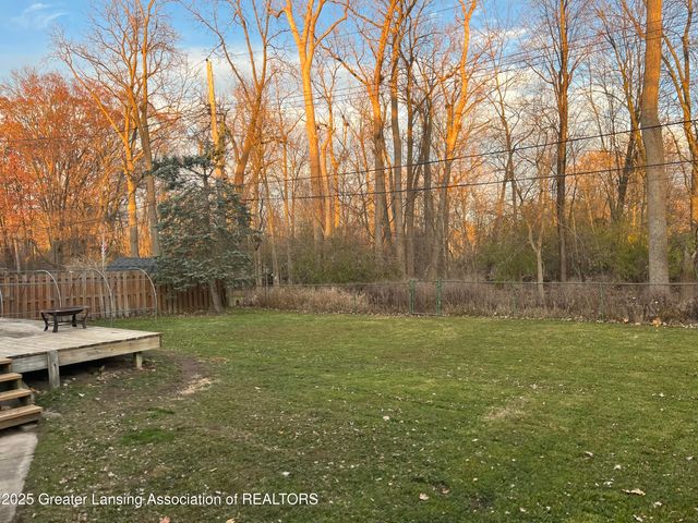1610 Autumn Lane, Lansing, MI 48912