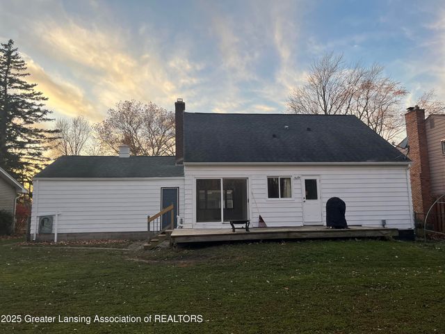1610 Autumn Lane, Lansing, MI 48912