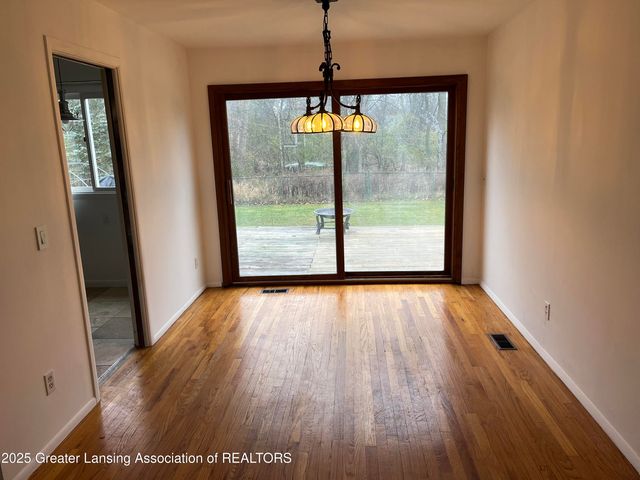 1610 Autumn Lane, Lansing, MI 48912