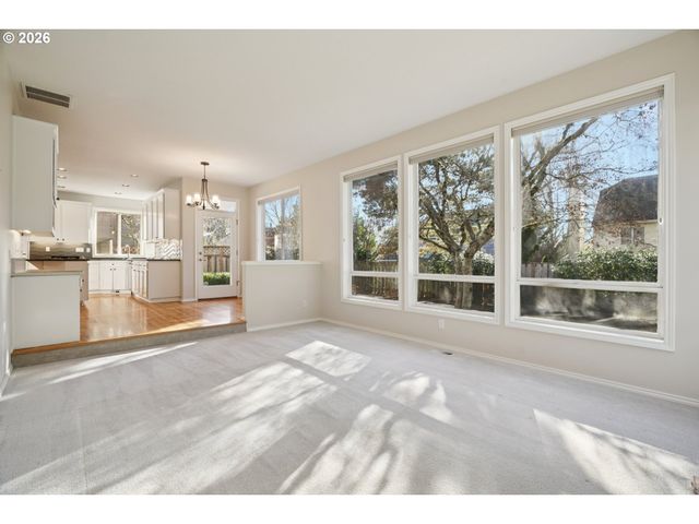 4716 AVERY Ln, Lake Oswego, OR 97035