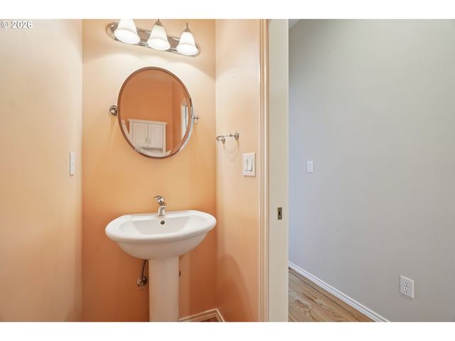 4716 AVERY Ln, Lake Oswego, OR 97035