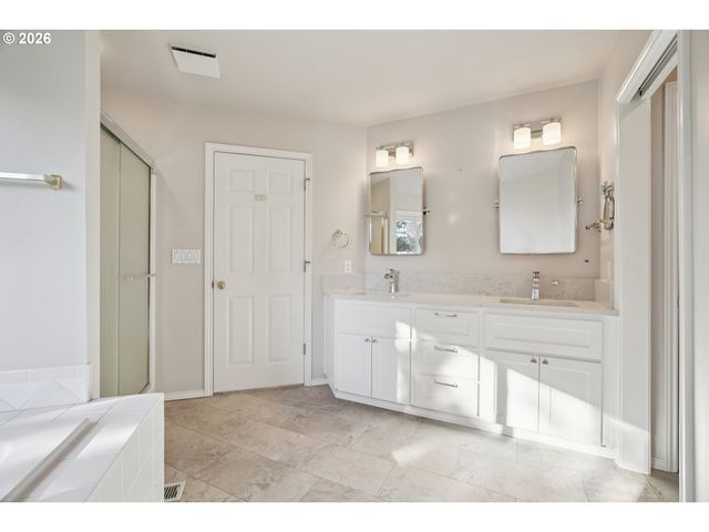 4716 AVERY Ln, Lake Oswego, OR 97035