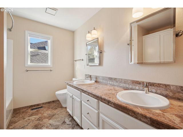 4716 AVERY Ln, Lake Oswego, OR 97035