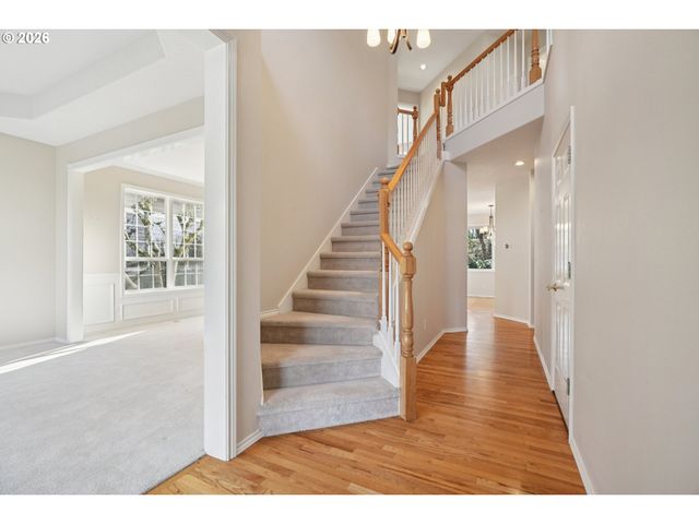 4716 AVERY Ln, Lake Oswego, OR 97035