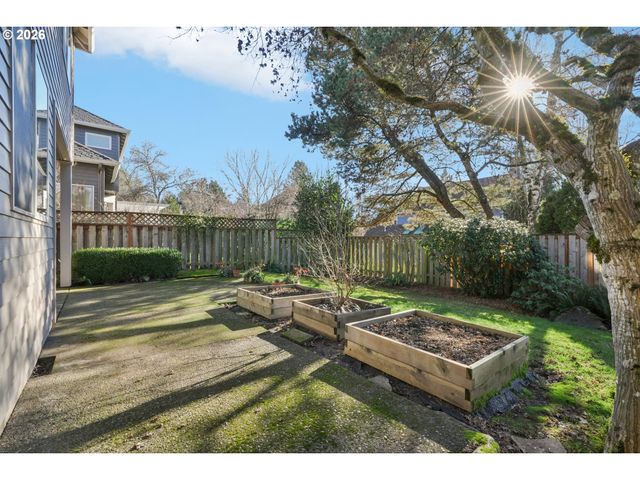 4716 AVERY Ln, Lake Oswego, OR 97035