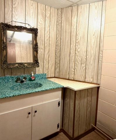 4454 E Park Drive, Bay City, MI 48706