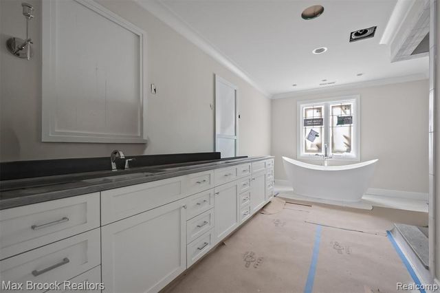 3627 Middlebury Lane, Bloomfield Hills, MI 48301