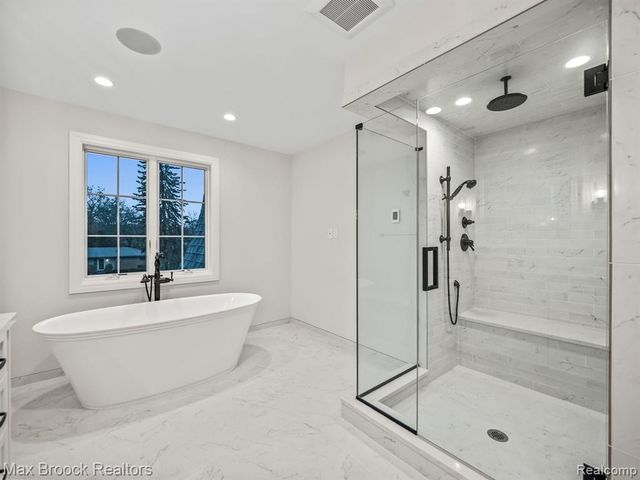 3627 Middlebury Lane, Bloomfield Hills, MI 48301