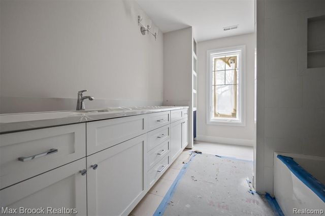 3627 Middlebury Lane, Bloomfield Hills, MI 48301