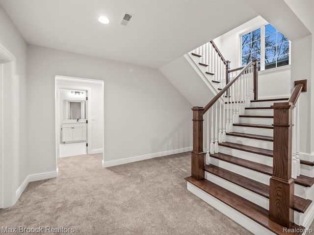 3627 Middlebury Lane, Bloomfield Hills, MI 48301