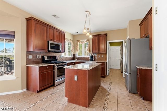 416 Daniel Drive, Greenwich Twp., NJ 08886
