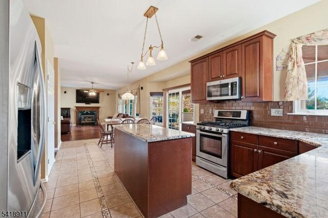 416 Daniel Drive, Greenwich Twp., NJ 08886