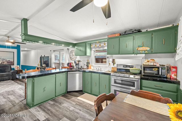 77 Shorehaven Drive 77, Hazlet, NJ 07730