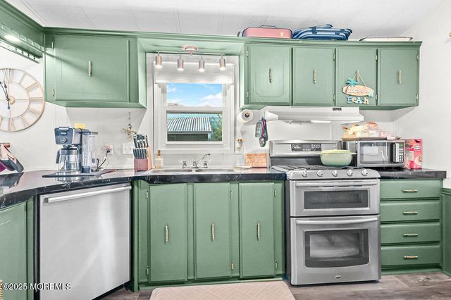 77 Shorehaven Drive 77, Hazlet, NJ 07730