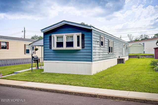 77 Shorehaven Drive 77, Hazlet, NJ 07730