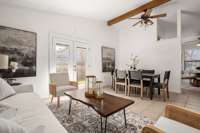 5505 Creek Valley Drive, Arlington, TX 76018