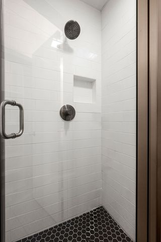 5505 Creek Valley Drive, Arlington, TX 76018