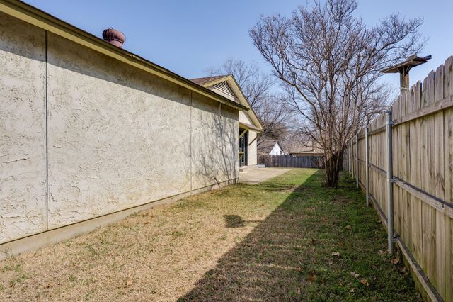 5505 Creek Valley Drive, Arlington, TX 76018