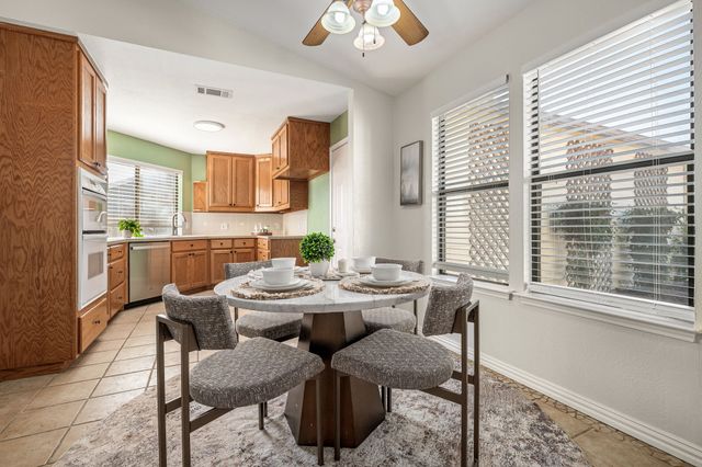 5505 Creek Valley Drive, Arlington, TX 76018