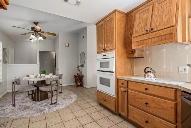 5505 Creek Valley Drive, Arlington, TX 76018