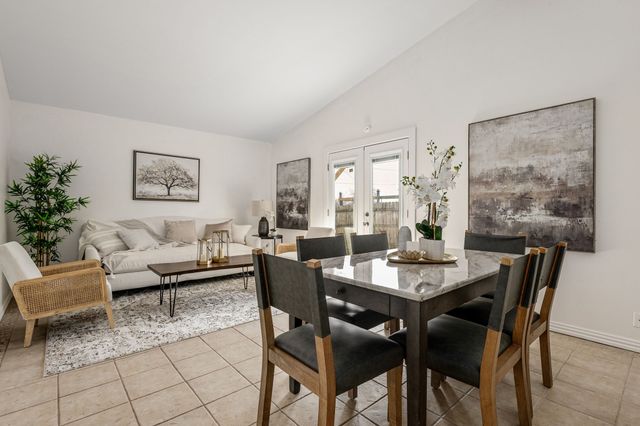 5505 Creek Valley Drive, Arlington, TX 76018