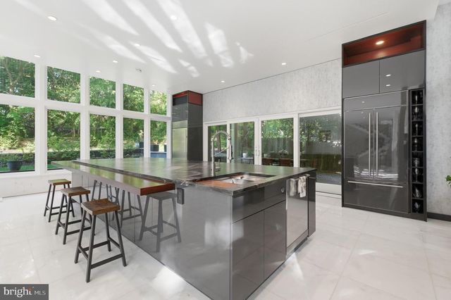 6304 OLD DOMINION DR, Mclean, VA 22101